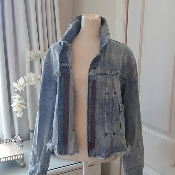 FREE PEOPLE Womens Light Distressed‎ Wash Pleated Denim Jean Jacket Zipper SM - Picture 5 of 9